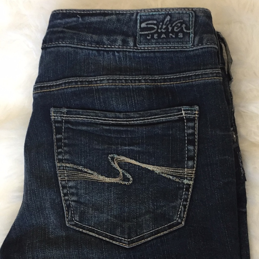 🌺 2/$15  Silver jeans capris